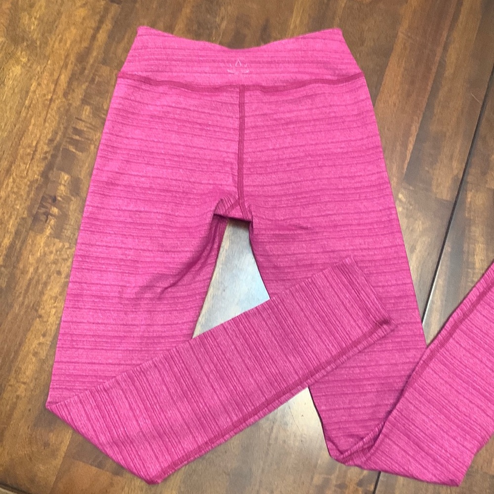 Beyond Yoga size small pink space dye leggings
